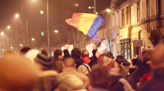 miscarea pro arafat s a transformat in miting anti basescu protestatarii amenintati cu amenzi contraventionale