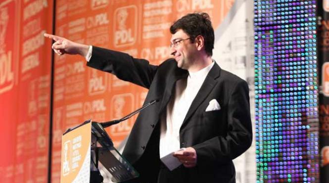 nevroticul sever voinescu cotoi