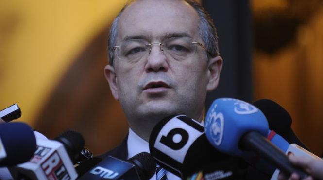 emil boc a venit la palatul cotroceni pentru a discuta cu presedintele traian basescu