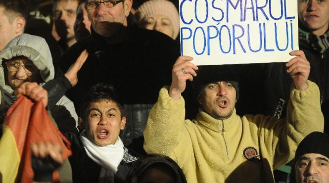 proteste in tara basescu boc si autoritatile locale tintele scandarilor