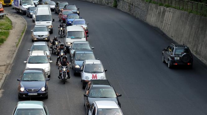 10 000 ploiesteni sunt asteptati sa depuna cereri pentru restituirea diferentei de taxa auto vezi aici cati au depus deja cerere