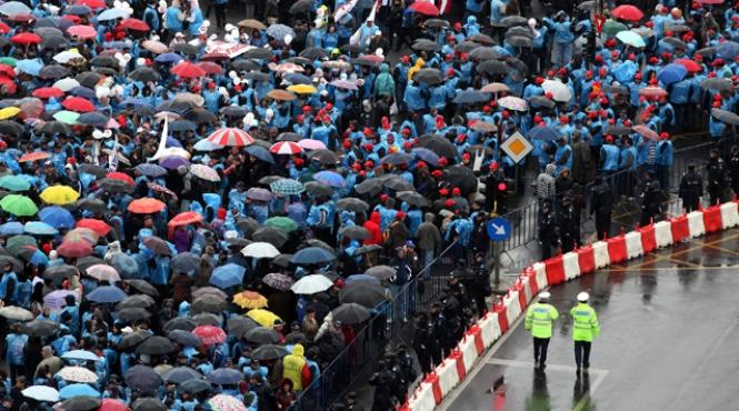 primaria capitalei a aprobat mitingul organizat de usl dar nu in piata universitatii 10 000 de oameni asteptati la protest