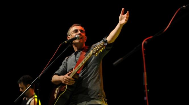 taxi a compus imnul protestatarului strada mea c un singur bec video