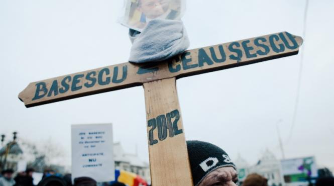 associated press problema romaniei basescu un privilegiat al regimului comunist