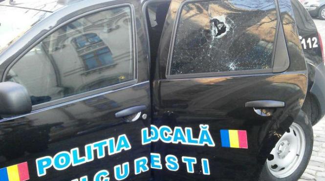 black duster down cum si au luat pietre de la ultrasi si gaze de la jandarmi politistii locali din centrul istoric