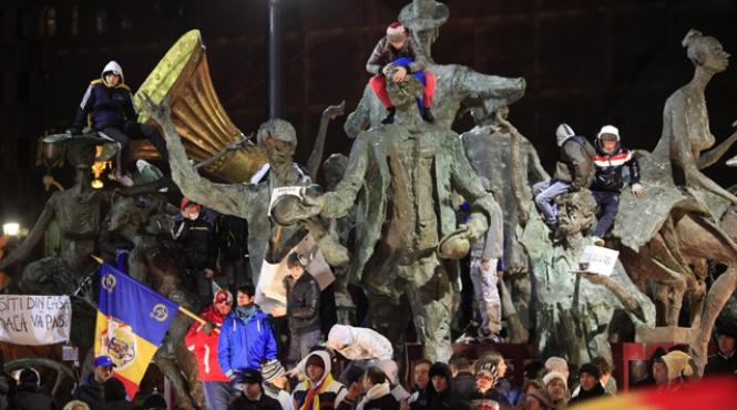 o noua miscare civica se contureaza pe facebook impreuna 2012 sfarsitul lumii lor