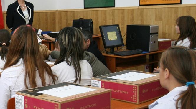 romania segregata diferente uluitoare intre judete la dotarea scolilor cu calculatoare