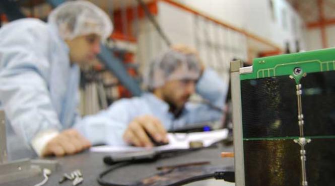 primul satelit romanesc gata de lansare vezi cum arata si ce vrem sa facem cu goliat