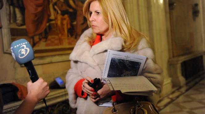 elena udrea tupeu maxim marea cheltuitoare a tarii regina luxului afi sat il acuza pe ponta ca a fost la viena