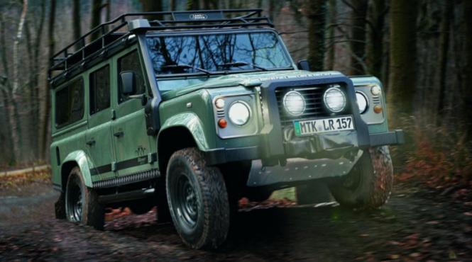 land rover ofera un defender pentru vanatori