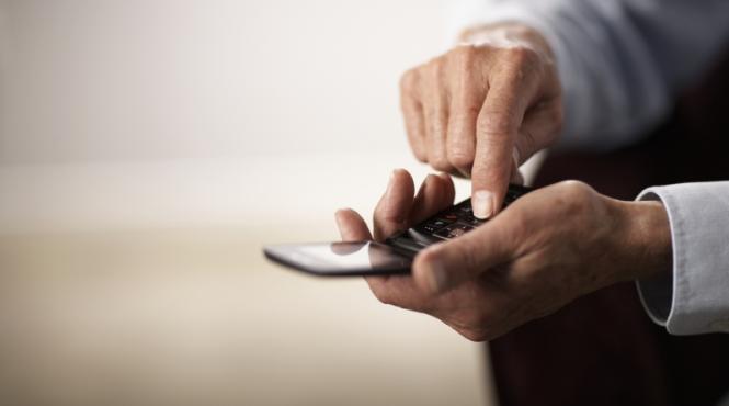 romanii ar putea plati la comercianti cu telefonul mobil din acest an