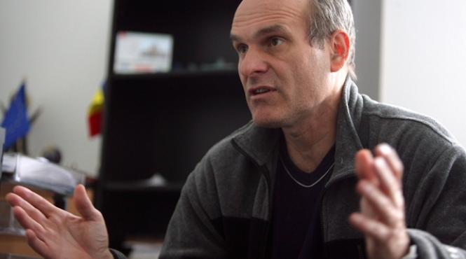 cristian tudor popescu basescu nu e dictator dar marlan este arogant este nesimtit este