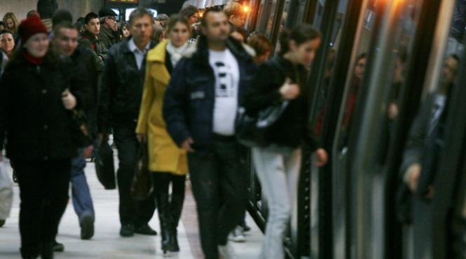 metrorex trenurile de metrou au fost suplimentate si circula la intervale de aproximativ trei minute