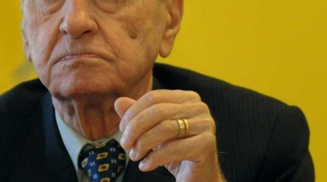 ce crede despre proteste omul care a scris in constitutia romaniei statul este obligat sa asigure cetatenilor un nivel de trai decent