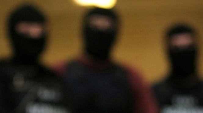 iasi sapte tineri raniti intr un scandal cu cutite spray uri lacrimogene si un pistol cu bile