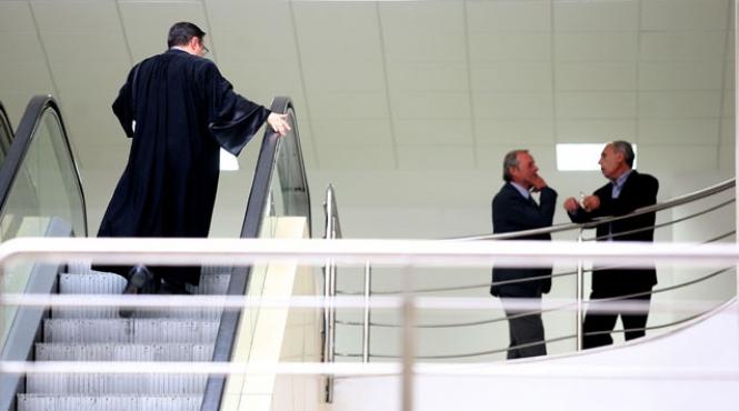 asociatiile de magistrati alaturi de colegii care au protestat impotriva presedintelui si a guvernului boc video