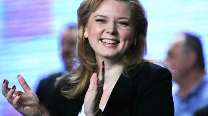 inalta curte legitimeaza furtul robertei anastase in parlament