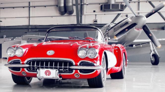 un chevrolet corvette din 1959 a fost adus in actualitate