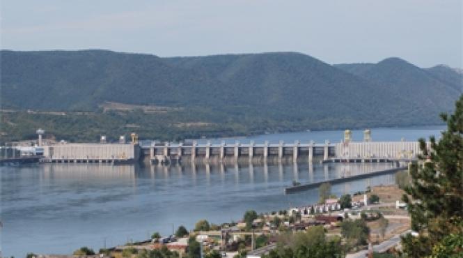 hidroelectrica vrea sa vanda energia din acordurile directe cu 25 mai scump si sa scada cantitatile
