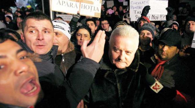 inchinaciuni si pupaciuni un iglesias proustian si un iri pios