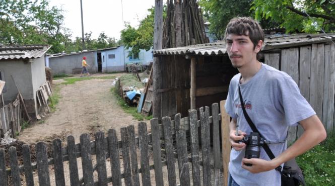 tanarul jurnalist roman ale carui reportaje au facut inconjurul lumii