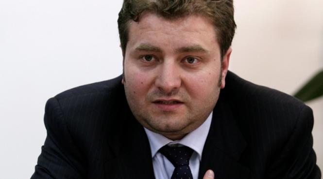 alro nu noi am vrut contracte hidro pe termen lung bancile finantatoare ne au cerut pe 5 ani videanu le a dat pe 8