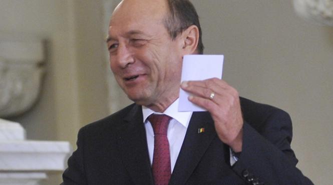 opt laureati ai premiului nobel i au scris lui basescu vezi ce ii cer