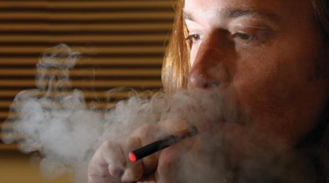 si a pierdut dintii si o parte din limba dupa ce i a explodat in gura tigara electronica