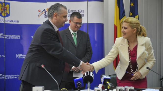 urmasul elenei udrea cristian petrescu plimba ziaristii americani cu helicopterul