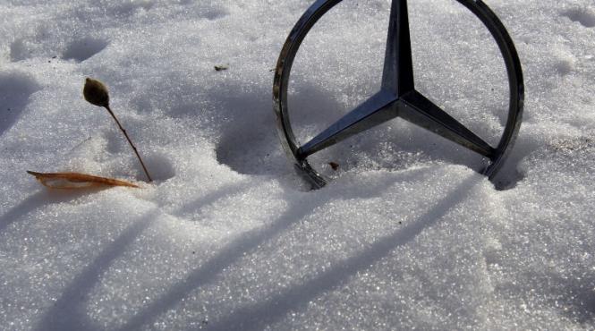 un suedez a supravietuit doua luni intr o masina ingropata in zapada