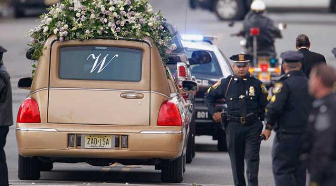 whitney houston a plecat de acasa