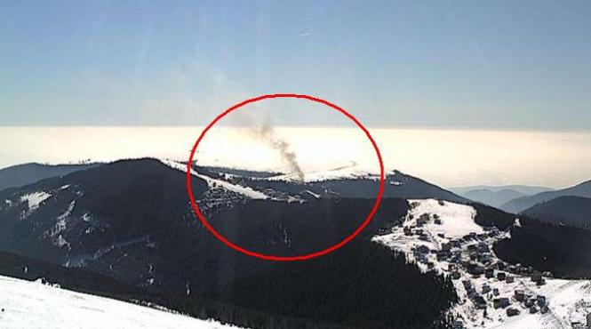 acoperisul hotelului n t din ranca a ars timp de doua ore vezi imaginile inregistrate de webcam ul jurnalul ro