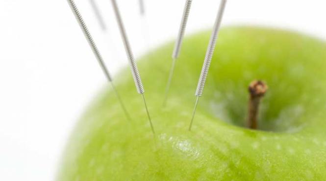 a slabi cu acupunctura si homeopatie