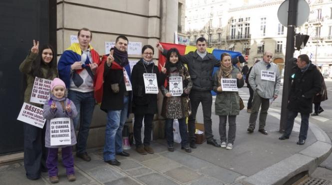 comunitatea romanilor din franta continua de sase saptamani sa manifeste pentru demnitate