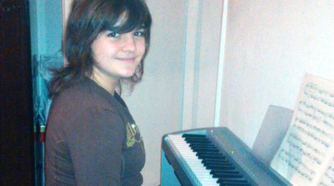 performanta pe burta goala povestea denisei micuta romanca admisa cu 10 la conservatorul din florenta