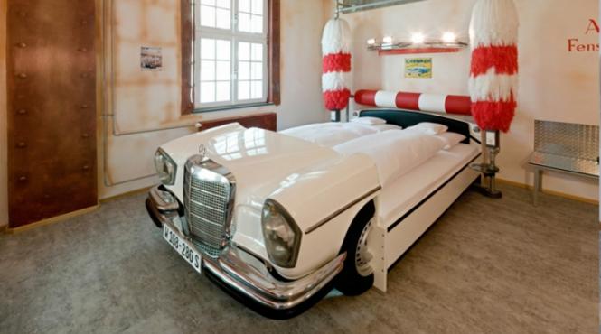 zece dintre paturile noastre preferate in forma de masini