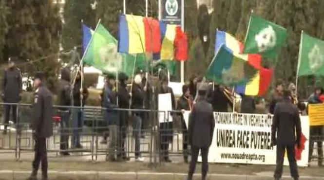 basarabia este romania jos hotarul de la prut proteste la iasi in timpul sedintei comune a guvernelor din romania si moldova