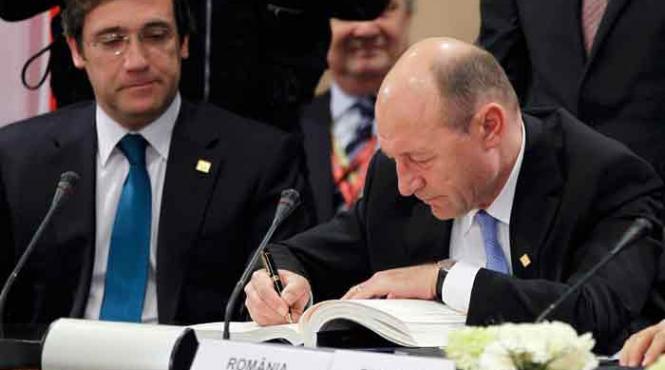 esecul schengen esecul lui basescu romania va afla data aderarii abia la toamna in pofida jongleriilor cu serbia si olanda