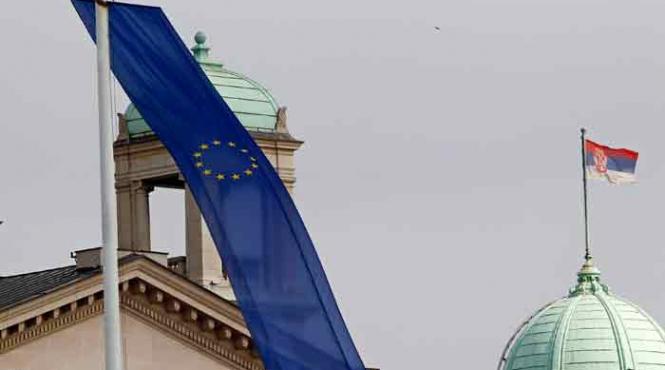 euobserver serbia primeste statutul de candidat romania nu primeste nimic