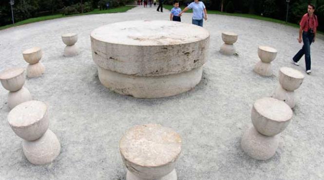 de ce au refuzat romanii donatia ertegun de 30 de milioane de euro