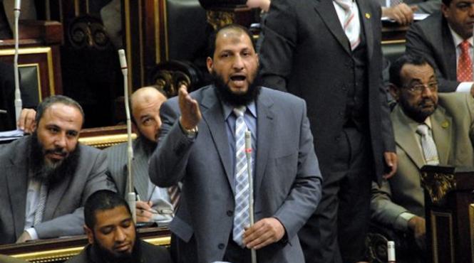 un politician din egipt a demisionat din parlament dupa ce s a descoperit ca si facuse operatie estetica la nas