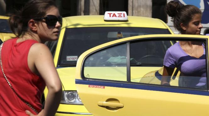 turistilor germani le e frica sa mai puna piciorul in grecia