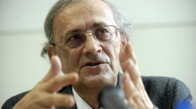 astarastoae cei care organizeaza sistemul sanitar nu i iubesc nici pe medici nici pe pacienti si au doar interese financiare