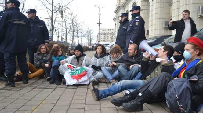 piata universitatii este peste tot