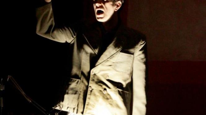 spectacolul monoloagele vecinului un one man show cu de laurentiu banescu marti in cool cat