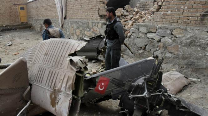 12 militari turci au murit dupa ce elicopterul in care se aflau s a prabusit peste o casa de langa kabul