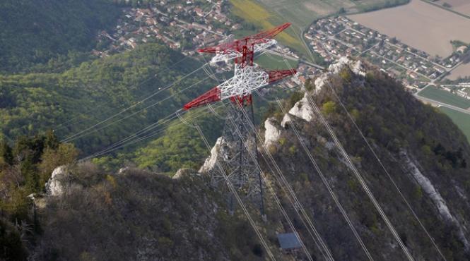 guvernul dezbate astazi scumpirile la curent electric