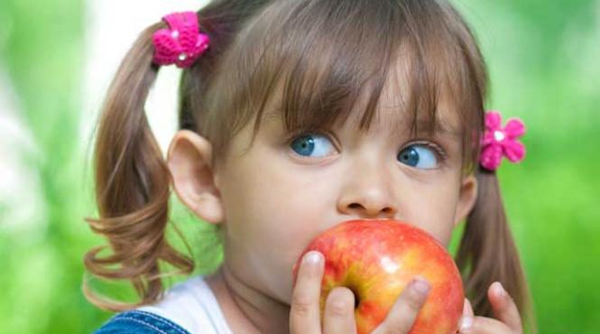 cum ii convingem pe copii sa manance fructe si legume doar 6 dintre ei mananca zilnic cat ar trebui