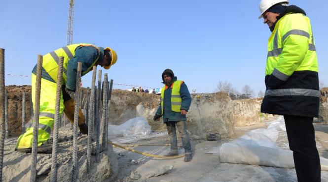 ipp din 19 8 miliarde euro cheltuite in 2009 si 2010 pentru achizitii publice 4 5 miliarde ar fi putut fi economisite