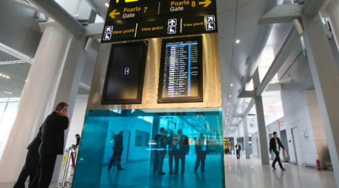 la otopeni scapi de coada la check in doar daca stii engleza sau chineza